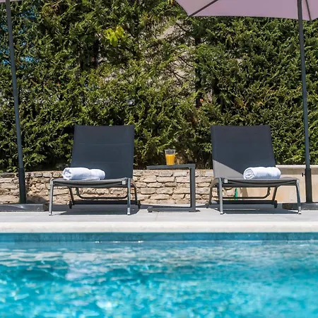 فيلة Casa Rita